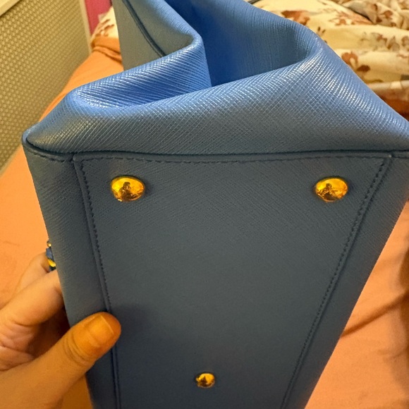 Salvatore Ferragamo Blue Leather Vara Bow Chain Shoulder Bag - Picture 6 of 14